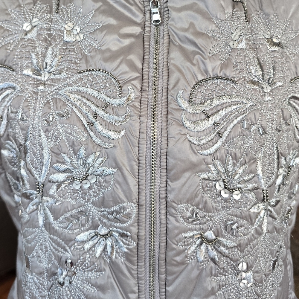Chico's Silver Gray Embellished Zip Satin Puffy Vest M - Picture 9 of 9